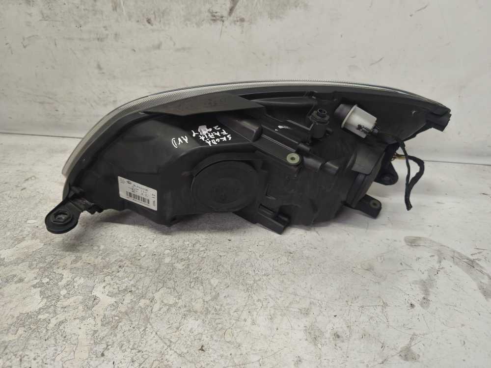 PHARE DROIT SKODA - Vue 2